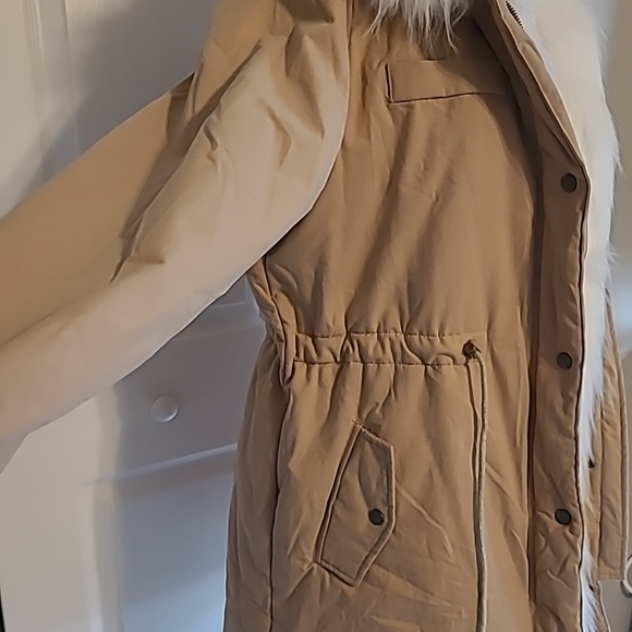 Women's Beige Fur-Trimmed Hooded Jacket - Picture 7 of 13